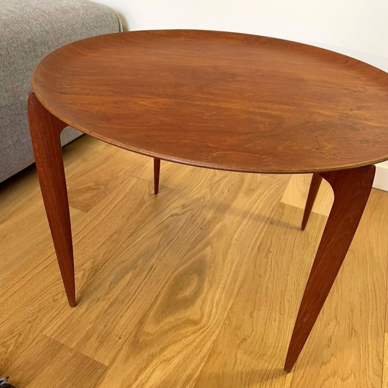 Table Plateau en Teck éditée par Fritz Hansen, Danemark